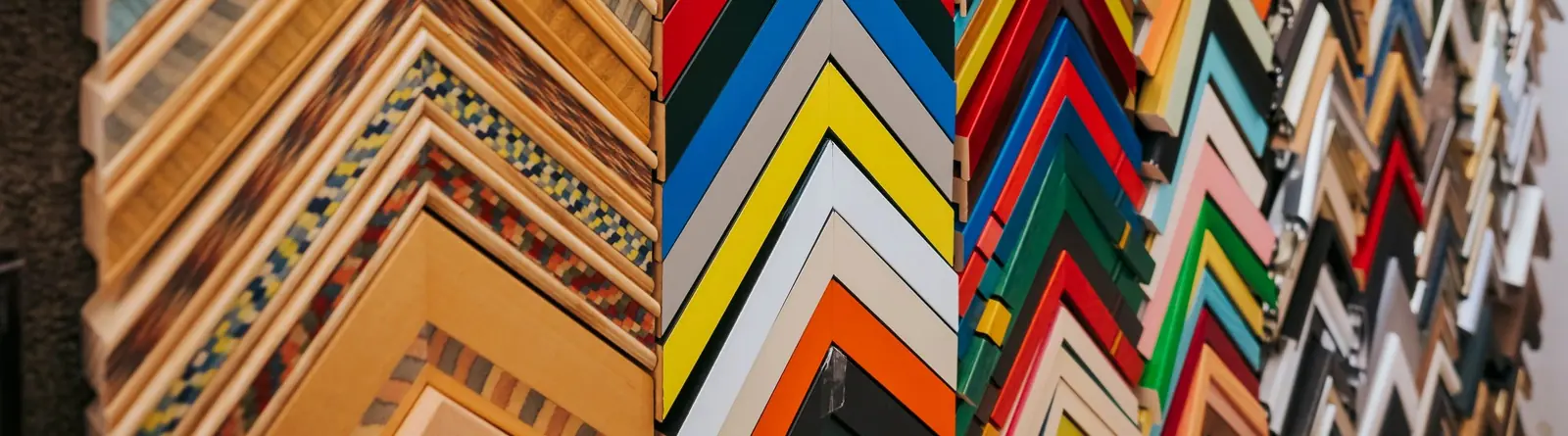 Rows of moulding samples showing different profiles and colours